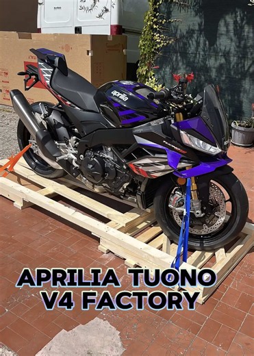 🔥APRILIA TUONO V4 FACTORY 2026 🔥 La spettacolare Aprilia Tuono V4 Factory è pronta a scatenare adrenalina pura 🏍️⚡ Design aggressivo, tecnologia da pista e prestazioni da vera superbike… una naked senza compromessi. 😈💨 📍 Disponibile da Motomania 📞 Per info chiamare al 329 772 8979 #aprilia #tuonov4 #factory #italy #bike