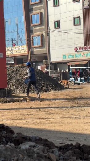 Bhola kumar on Instagram: "Comment blue cap koun lagata hai"