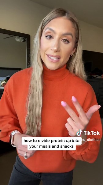 If you want to learn how to count macros, this online course is for you. Learn how to calculate your calorie and macro goals for your fitness goal of weight loss, weight maintenance, or weight gain. #caloriedeficit #protein #dietitiansoftiktok #countingmacros #trackingmacros #howtoloseweight #howtolosefat #howtobuildmuscle #musclegain #howtocountmacros #howtotrackmacros