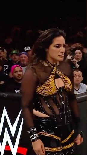 Like are you joking??? No one likes a sore loser, Raquel Rodriguez 🙄🍅 #WWERaw
