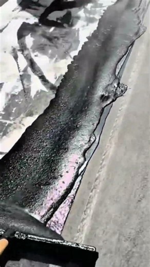 Apply cement slurry and thick mortar to the surface of floor and wall coverings for finishing