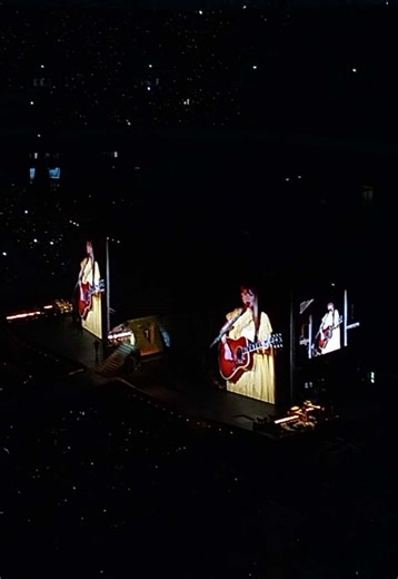 for your own safety i put a sound over the video cause i’m screaming so loud 🫣🫣🫣 but wdym a year ago i heard the black dog x exile 💔💔💔 #fyp #foryoupage #swifttok #dontletthisflop #vibes #videoviral #summer #theerastour #august #theblackdogxexile #taylorsversion #taylornation #taylorswift #warsawn3 #pgenarodowy #concerts