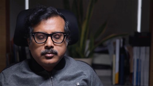 Dr. Pratim Sengupta on Instagram: "বাড়িতে ডায়ালাইসিস কি আসলে কিডনি রোগীদের জন্য নিরাপদ? Home Hemodialysis Benefits & Reality | Dr. Pratim Sengupta অনেক কিডনি রোগী ভাবেন বাড়িতে ডায়ালাইসিস করলে সুবিধা বেশি, কিন্তু এটা কি সত্যিই নিরাপদ? আমি, Dr. Pratim Sengupta, Nephrologist & Renal Transplant Physician, এই লং-ফর্ম ভিডিওতে বিস্তারিত ব্যাখ্যা করেছি কখন হেমোডায়ালাইসিস প্রয়োজন হয়, যাদের ডায়ালাইসিস দরকার তারা কি বাড়িতে করতে পারেন, ডায়ালাইসিসের ধরনগুলো কী কী (হেমোডায়ালাইসিস, পেরিটোনিয়াল ডায়ালাইসিস), বাড়