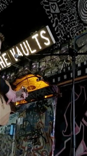 🎙️🎸The Chain #songcover #guitarcover #acousticcover #guitar #shortsfeed #shorts