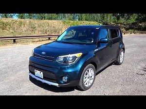 2018 KIA Soul + Review| The perfect car for anyone!