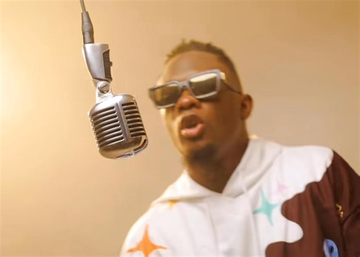 Iba One chante pour les congolais 🇨🇬 | STARS En LIGNE