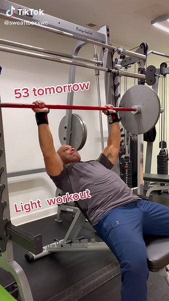 Pre Birthday 🎂 workout #53 #personaltraining #workout #stayhealthy #gymowner #chestworkout #armday