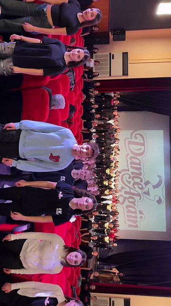 Dance again 9 #aptdance #aptdancechallenge🤪 #aptdancetrendingchallenge💃💃💃good #aptdancechallenge💜💜💜💜💜 #aptdancechallenge😂🤣🥰 #apt #aptdancetrend2024