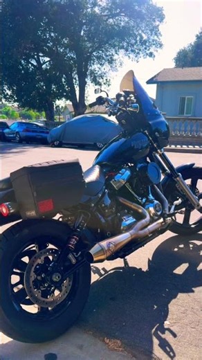 The Grocery Getter. +4 front end, 14” RWD rear shock #harleydavidson #softail #motorcycle