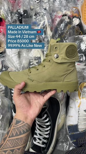 🔴🔴🔴 Edit - Sold Out…..🙏🙏🙏 ရောင်းထွက်သွားပါပြီ……. #palladiumboots#goodsecondhand#myanmartiktok#follower#sneakers#Like