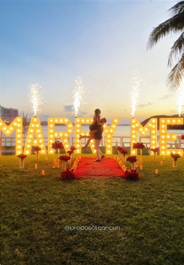 Big letters proposal❤️ #sunsetproposal #marrymecancun #proposalvideo #proposalcancun