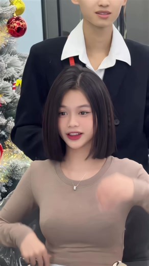 Kiểu Tóc Ngắn Bob Trung: Hack Tuổi Trẻ Trung