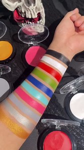 Gold Face Body Paint, Highly Pigmented Cream to Powder Metallic Gold Face Painting for Kids & Adults, Pro Non Toxic Shimmer Fine Powder & Highlighter Makeup for Halloween Cosplay, Art, Theater, Stage