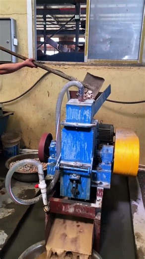 Gravity separation technology: Concentrate gold with a single, precise shake!