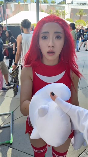 Stella Chuu on Instagram: "She’s literally glowing #sonic"