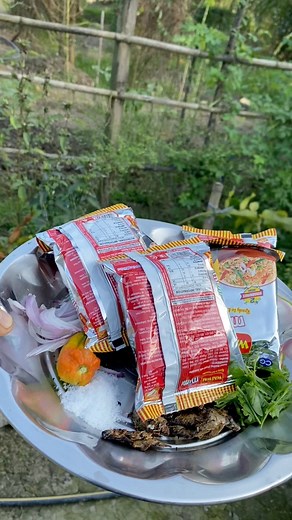 Mimi singju #manipurifood #manipurivirel #ManipurViralVideo #manipuri #ManipurNews #manipurivirelvideo #manipurcomedyvideo #ManipurViral | John Konsam