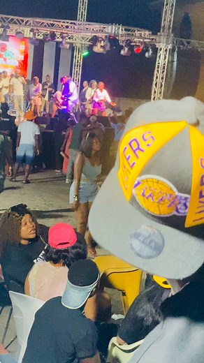 Outside for Atical Foyoh #flasciousflash | Flascious Flash