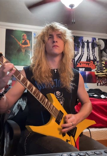 Explore Metal Guitar Shredding Techniques Inspired by Randy Rhoads