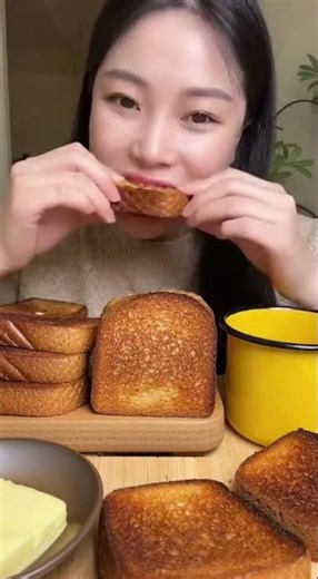 Full Table of Toasted Bread 🥖 | Nonstop ASMR Eating Sounds