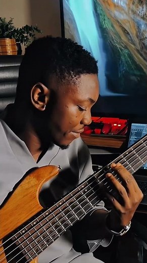 How to play CHORDS ON BASS