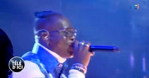 #Exclu 🇧🇫 Floby en live, c’est du phénoménal 😇🎤 Le Papa des Orphelins 🔥💯 Très belle performance live 👌🔥❤️ | MIKE Anoumabo
