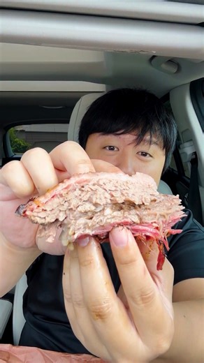 Trying Snows BBQ in Texas for a Food Review! How does it taste? #bbq #barbecue #fastfood #fastfoodreview #mukbang #mukbangeatingshow #foodreview #foodcritic #waynedang | Wayne Dang