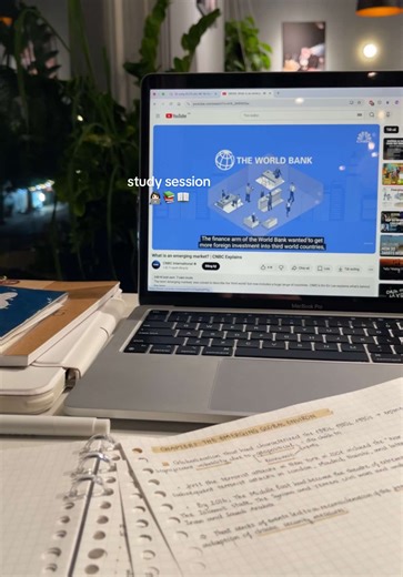 A productive study session with my favorite app!👩🏻‍💻📖📚 #studytok #study #productivity #fabric_so #studyvlog