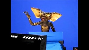 272K views · 4K reactions | Raridade: bastidores de Gremlins (Warner Bros, 1984). O longa custou US$11milhões e faturou US$152milhões. | Paranormal.Plus | Facebook