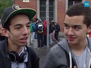 1.5M views · 17K reactions |  BIGFLO ET OLI AU LYCÉE . En 2012, trois ans avant la sortie de leur premier album, Bigflo et Oli commençaient à être connus, surtout sur internet. Ils sont alors au lycée et France 3 Midi-Pyrénées s'intéresse à ces deux rappeurs qui chantent pour leurs camarades de classe et rêvent tout haut de "vivre du rap". Huit ans après, le rêve est devenu réalité. | INA | Facebook