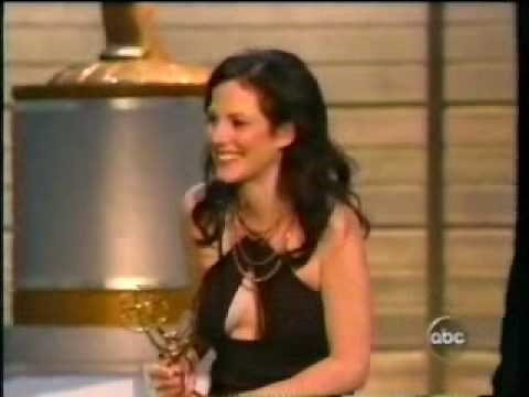 Mary-Louise Parker wins Emmy 2004