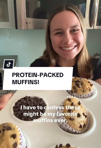 These may be my favorite muffins ever! They’re packed with banana chocolate chip flavor and packed with protein and fiber. They’re made with Kodiak Cakes, Greek yogurt, ripe bananas, and chocolate chips. HOW TO GET THE RECIPE👉google healthy foodie girl banana chocolate chip Kodiak muffins. #kodiakcakes #kodiak #muffins #muffinrecipe #healthyrecipes #highprotein #highproteinrecipes #highfiber