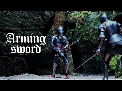 arming sword vs. war hammer | realistic, non-choreographed medieval combat