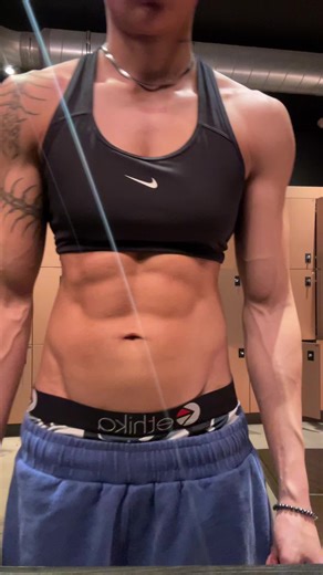 #wlw #androgyny #gym #nexefiles #posing
