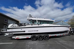 2022 Axopar 37 XC Cross Cabin Center Console for sale - YachtWorld