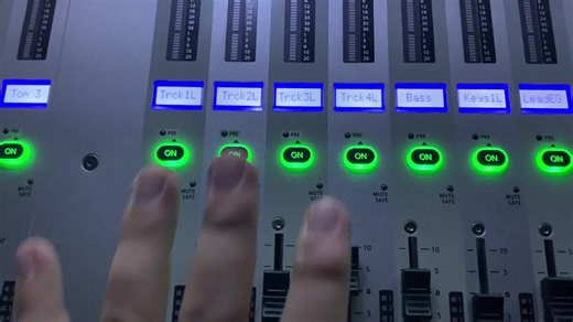 Soundcraft Vi3000虚拟彩排，后面全是试听