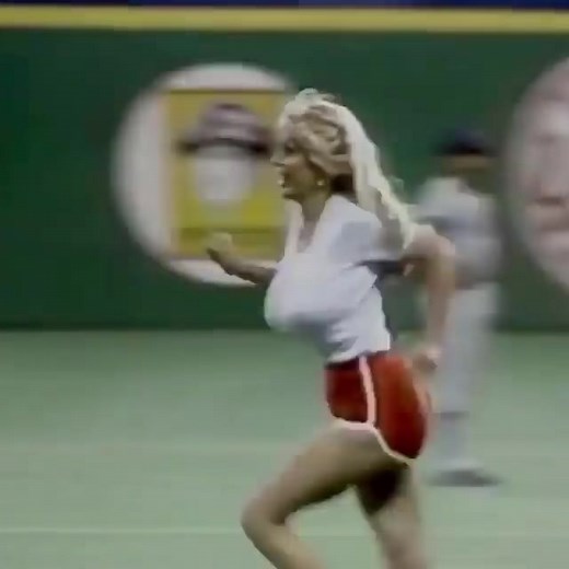 Morgana, known as the Kissing Bandit, rushing the field and kissing baseball players at the 1979 All-Star Game in Seattle. She did this so often that the media described her as “baseballs unofficial mascot” and “the grand dame of baseball” #70s #80s #baseball #sports #barstool #morgana #streaker #vintage #retro #1970s #1980s