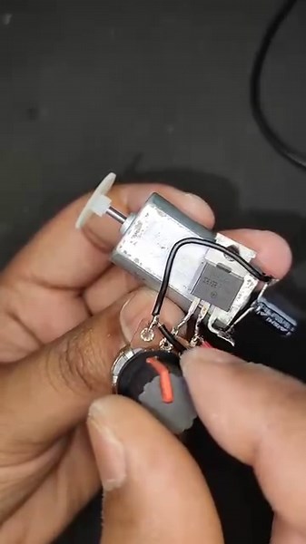 2.8M views · 41K reactions | 12v DC Motor Speed Control Circuit #hacks #trick #reels #reels #reelsinstagram #education #electronics #electrical #experiment #engineering #diy #circuit #technology #science #creative #student #learning #arduino #project #viral #trending #foryou #fyp #insta #story #altium #utsource #jlcpcb #waypcb #IdeasMatter | RG Electric | Facebook