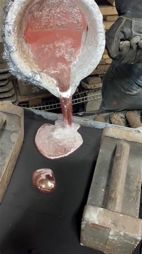 1700° f pour day everyday metal melting l #tech #automobile #ytshorts #silvermelting