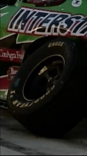 Bobby Labonte has loose lug nut, almost loses wheel in the 2002 Coca-Cola Racing Family 600 #nascar