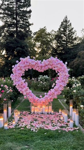 🌸💗 Pink Rose Magic in Minutes!🌸💍Our heart flower wall💗 💗Flower Wall | @ubackdrop @ubackdropforevent 📸 | @agateproposals #weddingdecor #proposal #weddingtrends #weddingplanners #event #eventbackdrop | Ubackdrop