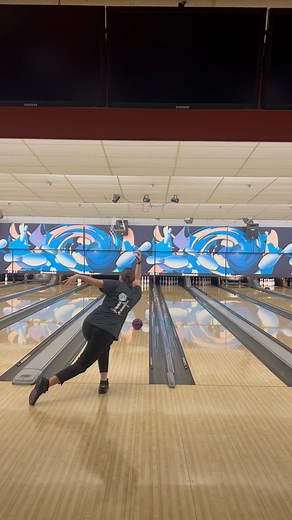 What type of patterns do you struggle on? For me it’s light volume patterns 🥴 but putting in lots of work on these in prep for the PWBA season that’s around the corner. #hammer #usbc #pwba #tenpinbowling🎳 #viseinserts | Chelsey Klingler
