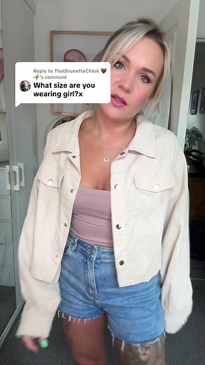 Replying to @ThatBrunetteChloë 🤎🦂 summer jacket size M 10