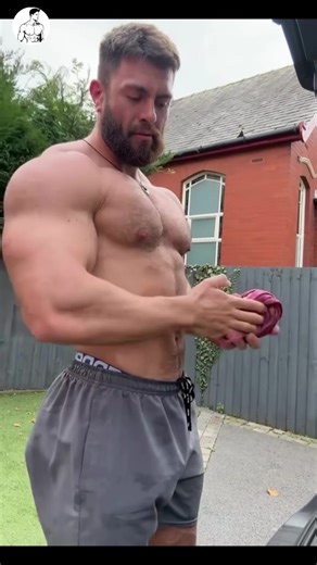 Beresford — Muscles That Don’t Talk, They Tell Stories 💪💥 #youtubeshorts #shorts