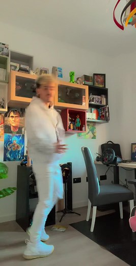 Agustin 51 Baila desde su Cuarto - ¡Mira el Nuevo Trend!