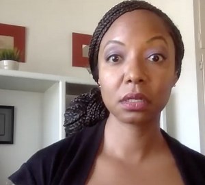 TF Kind Of Advertisement Is This?: Lady Goes Psycho During Make-Up Tutorial (*NSFW*)