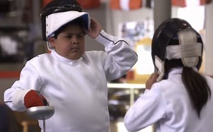 【摩登家庭】Manny击剑赢了，但更尴尬了