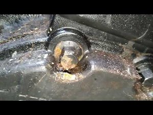 Mercruiser 5.7l V8 - Video of engine with Water circulating pump and thermostat housing removed