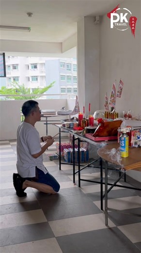 ✨【觀善壇】一年一度中元盛典｜走进信仰的庄严时刻 ✨ 今天特别受邀来到Kelvin Qiu的家，一推开门，就被那庄严肃穆的神壇氛围震撼！ 正值乙已年七月十六（7 Sep 2025）， 这里正在举行一年一度的慶讚中元活动。 Kelvin和家人热情款待，更分享了许多神坛背后的故事与传承。 从科仪的每个细节，到那份虔诚与敬畏，都让我深深体会到—— ✨ 信仰，不只是仪式，而是一种生活的力量。 #觀善壇 #中元盛会 #信仰的故事 #Kelvin的家 #传统与传承 #SingaporeCulture #华人信仰 #生活里的信仰 #宗教文化 #Reel必看 #pktravel #culture #tradition #heritage #placeofworship #culturalheritage #religion #viralvideo #viral #worship #reelsvideo #fyp | PK Travel