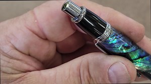 PauaFlex® Wraps give your pens a colorful, natural design. These real abalone shell strips bend, stick, and seal in just minutes. Make your pens pop with professional-grade beauty. 🛠️💠 🔗 Shop Now and wrap your creativity in PauaFlex®! | Easy Inlay