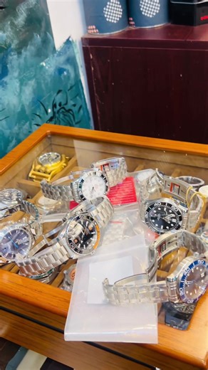 Exploring Timepieces: The Art of Watch Collecting